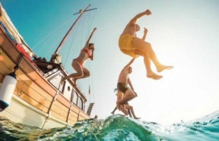 Tekneden atladı kafasını taşa çarptı