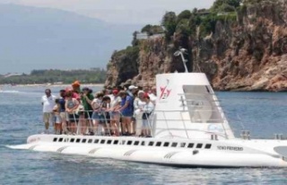 Türkiye'nin ilk turistik denizaltısı 18 bin...