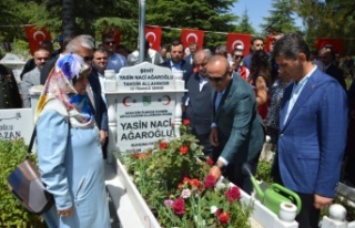 15 Temmuz Şehidi Ağaroğlu mezarı başında anıldı