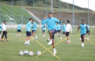 Alanyaspor ikinci etap kamp çalışmalarına Erzurum’da...