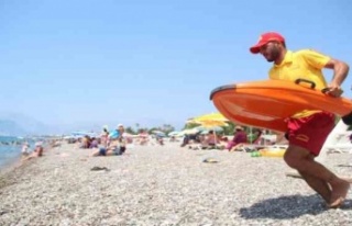 Antalya plajlarında 3 cankurtaran robot görev başında