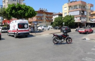Aynı yerde 1 saat arayla meydan gelen kazalarda motosiklet...
