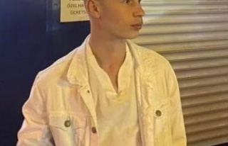 Duvara çarpan motosiklet sürücüsü genç hayatını...