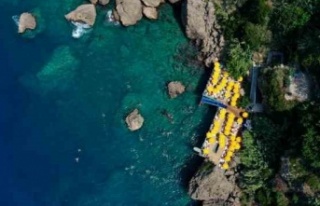 Falez plajlarını 4 günlük bayram tatilinde 32...