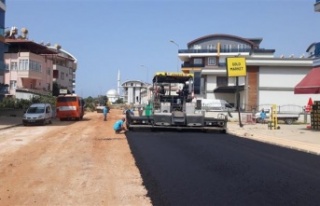 Oba Mahallesi'nde başlatılan asfalt çalışmaları...