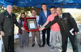 Şehidimiz Aras'ın ailesine Şahadet Belgesi...