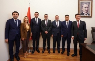 Toklu Alanya'nın eğitim altyapısı için çalışıyor