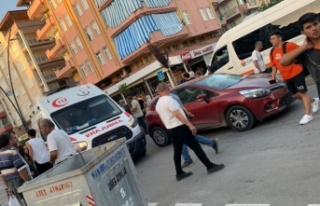 'U' dönüşü yaparken otomobilin çarptığı...