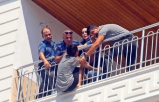 Babasından daire talebi reddedilen genç kadın çılgına...