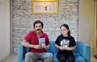 13 yaşında iki kitap yazıp belediye kütüphanesine...