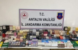 Antalya'da kaçak sigara operasyonu: 3 gözaltı
