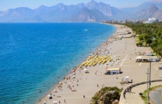 Antalya’da Eylül sıcakları: Termometreler 38...