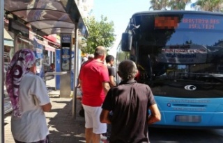 Antalyalı yaşlılar ücretiz taşımadan memnun