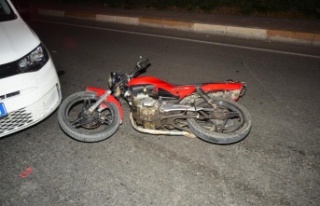 Polisten kaçan motosiklet sürücüsü kaza yapınca...