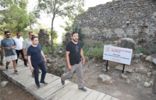 Rektör Türkdoğan Syedra Antik Kenti'ni inceledi