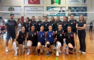 Alanya'nın kızları Manavgat'ı yendi