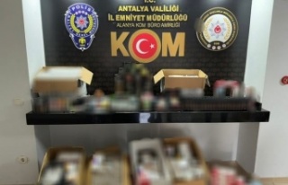 Antalya'da kaçak sigara operasyonlarında 10...