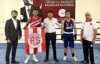 Antalyasporlu boksör Muhammet Ali, Antalya şampiyonu...