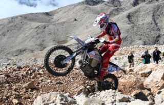 Endurocular deniz seviyesinden 2 bin 365 metre yükseklikteki...