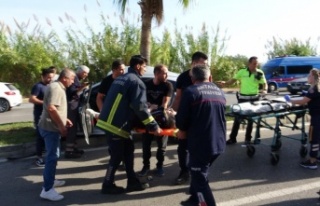 Kazada otomobil içerisinde sıkışan ‘anne’...