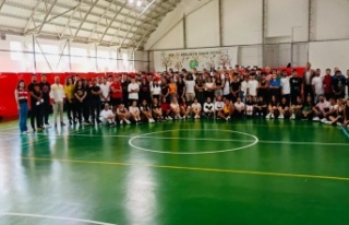 Üniversite öğrencilerine bağımlılıkla mücadele...