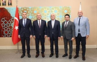 Bakan Çavuşoğlu ve Başkan Tavlı’dan yerel yönetimler...