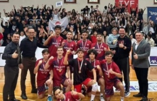 Bahçeşehir'in gençleri Alanya şampiyonu oldu