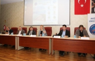 Akdeniz Üniversitesi'nde Şehir ve Turizm Paneli...