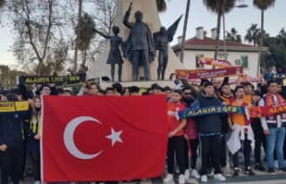 Alanya'da vatandaşlar terörü protesto etti