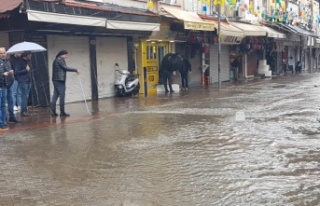 Alanya’da rögarlar taştı, çarşı merkezini...