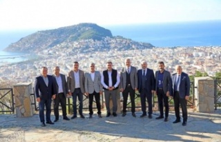 'Artık ilçe gömleği Alanya'ya dar geliyor'