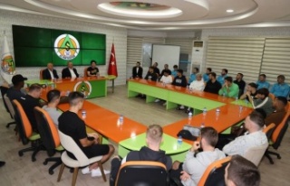 Çavuşoğlu’ndan Corendon Alanyaspor'a ziyaret