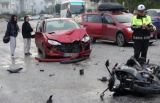 Ehliyetsiz sürücülerin kazası hastanede bitti