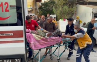 Yangın paniği: Yaşlı kadını itfaiye ekipleri...