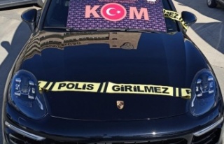 Yasa dışı yollarla Türkiye’ye sokulan 2 lüks...