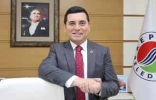 AK Parti'nin büyükşehir adayı Hakan Tütüncü...