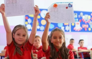 Alanya’da 75 bin öğrencinin karne heyecanı