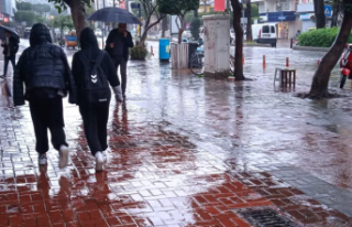 Alanya’da sağanak yağış etkili oldu