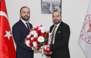 Alanya’dan giden müdür görevini devretti