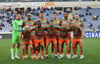 Alanyaspor bir puanla dönüyor