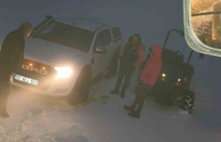 Gazipaşa’da kar fırtınası! 3 kişi mahsur kaldı