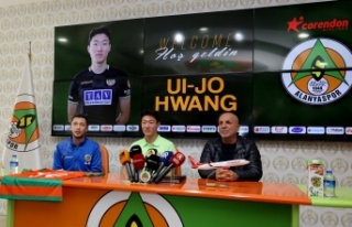 Alanyaspor'da Ui-Jo Hwang için imza töreni...