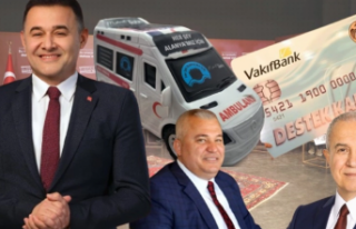 Başkan Yücel’den Özçelik ve Şahin’e gönderme