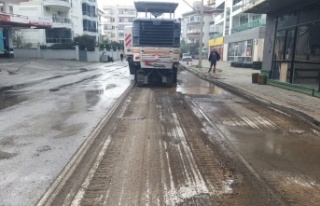 Alanya Belediyesi asfalt yenileme çalışmalarına...