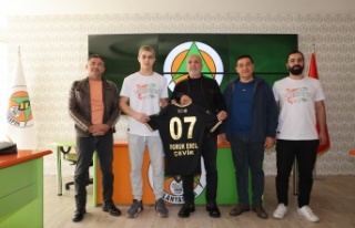 Alanyaspor Eskrim Takımından Başkan Çavuşoğlu'na...