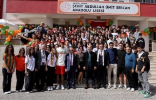 Alanyaspor futbolcuları öğrencilerle buluştu