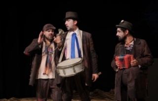 Dünya Tiyatro Günü'nde Alanya Belediye Tiyatrosu...