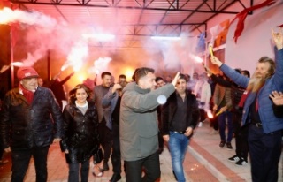 Elikesik ve Toslak’ta Başkan Yücel’e sevgi seli