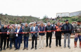 Yücel gençlerin talebine 3 açılışla karşılık...