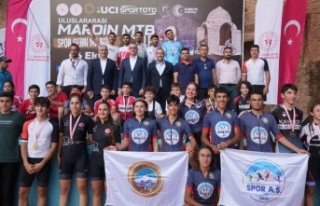 ALKÜ'nün gururları birincilikle döndü